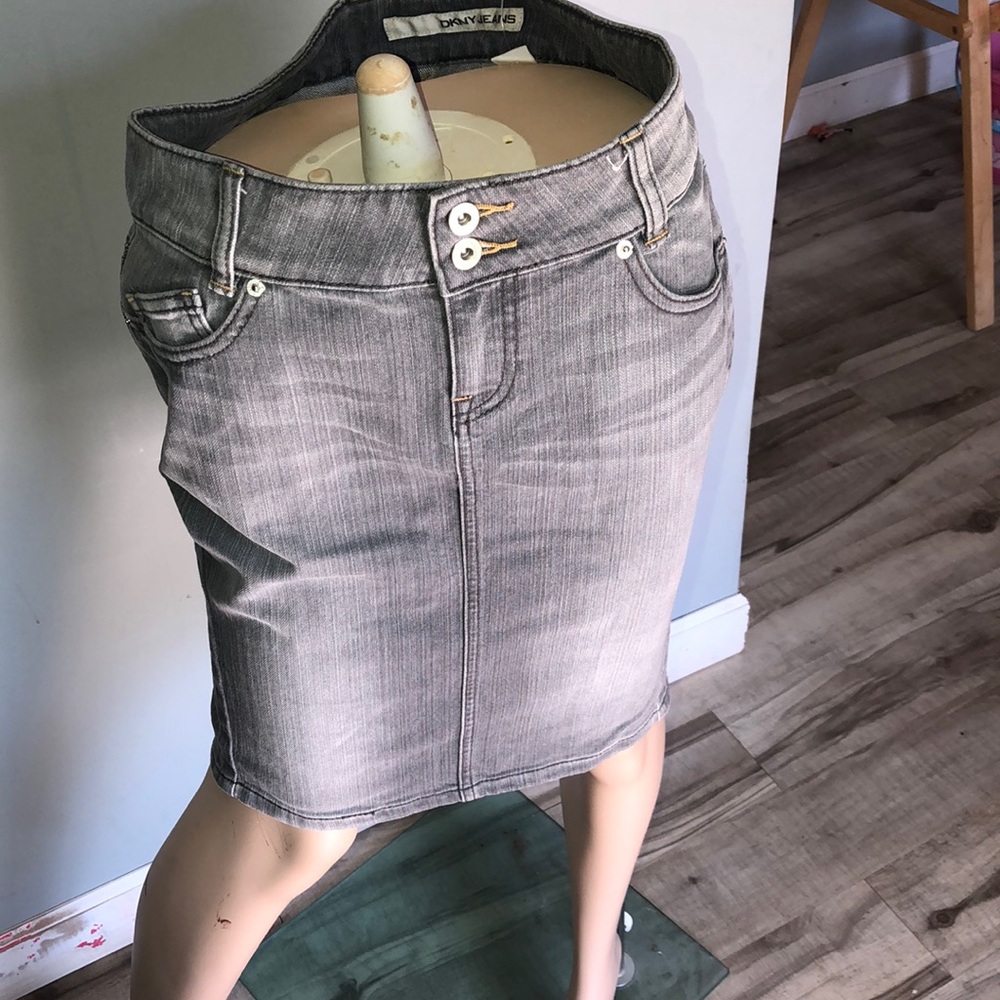 DKNY Jean skirt size 7”